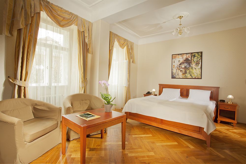 Hotel At The Golden Scissors Πράγα Εξωτερικό φωτογραφία